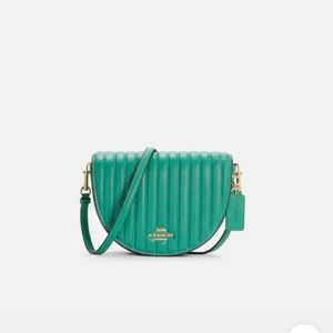 Ellen Crossbody With Linear Quilting